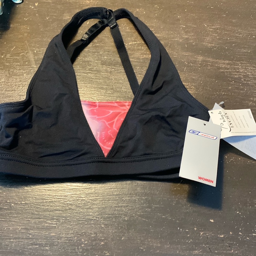 Reebok hydomove open back sports bra. NWT . Retail 50